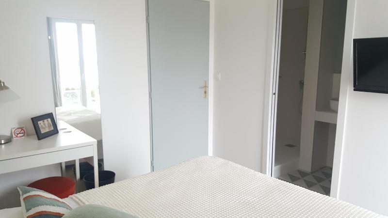 Double Room with Sea View image 3