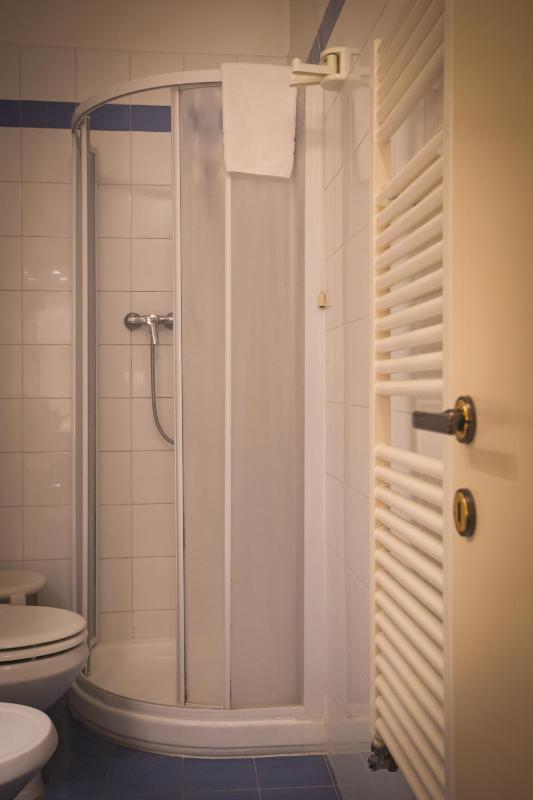 Standard Quadruple Room image 3