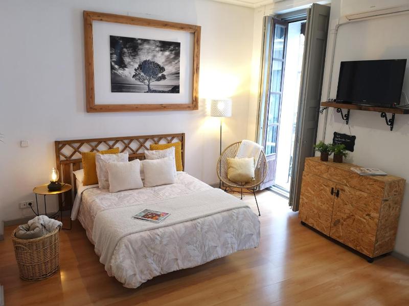 Apartment with Balcony image 3
