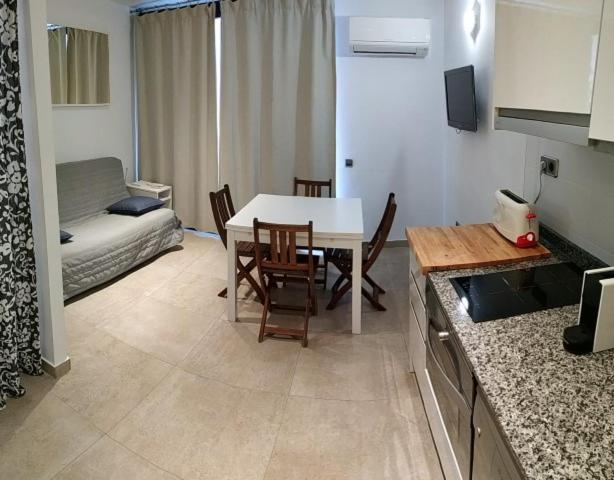 Apartamentos Eurhostal Altamar - image 32