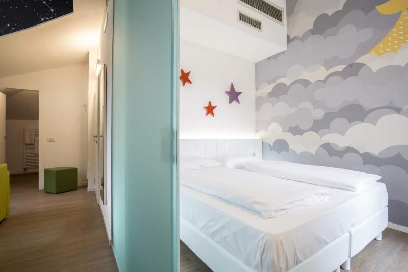 Deluxe Junior Suite image 4