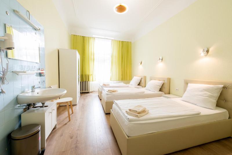 Hotel Pension Dahlem - image 6
