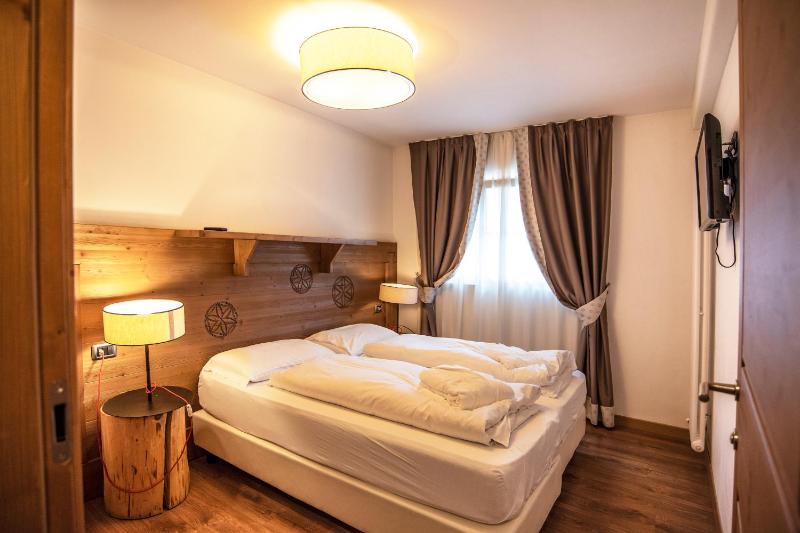 One-Bedroom Apartment (4 Adults) image 2