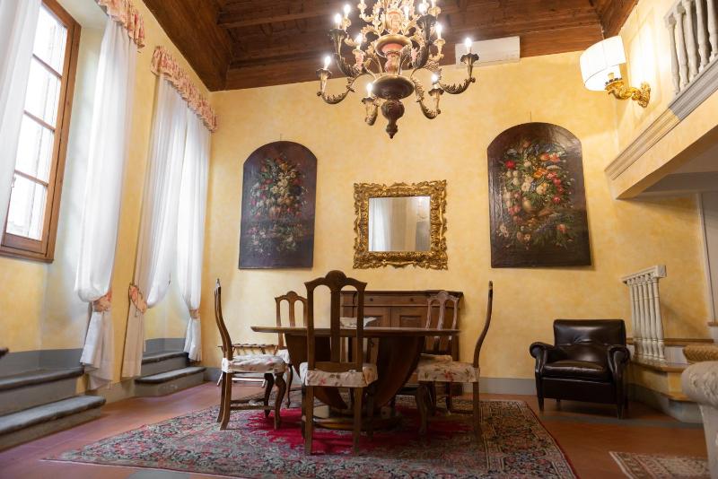 Luxury Suite image 2