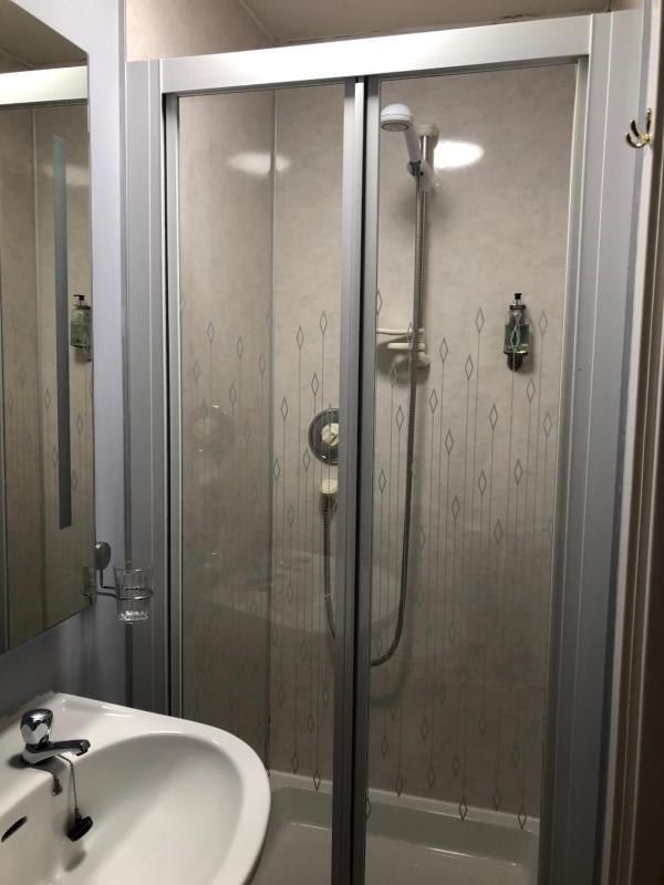 Single Room with Sea View image 2