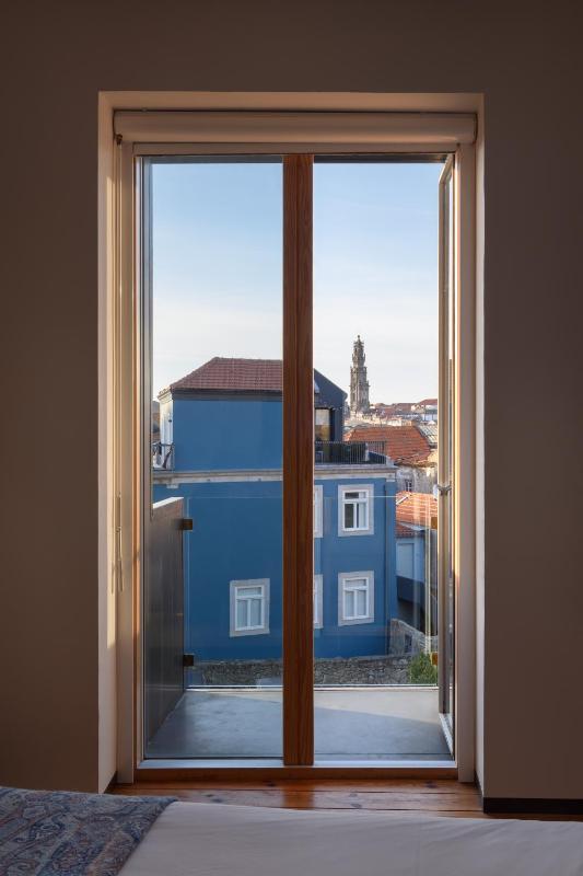 Condes de Azevedo Palace Apartments - image 11