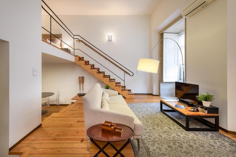 Condes de Azevedo Palace Apartments - image 15