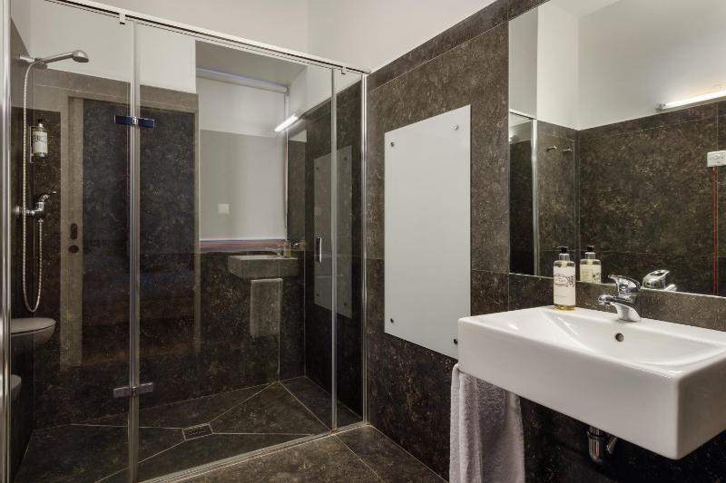 Standard One-Bedroom Apartment image 3