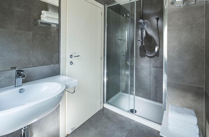 Triple Room image 3