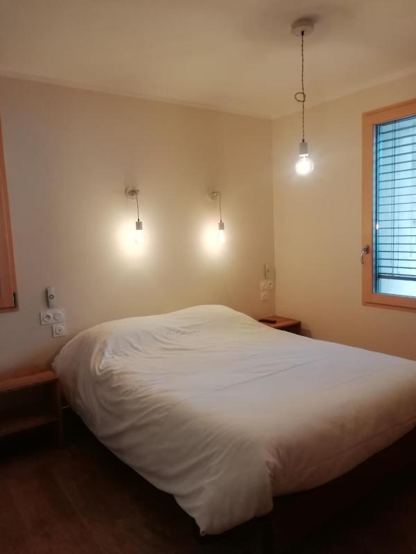 One-Bedroom Apartment image 3