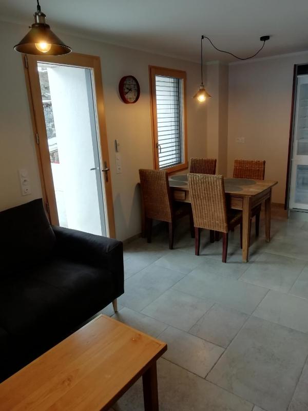 One-Bedroom Apartment image 1