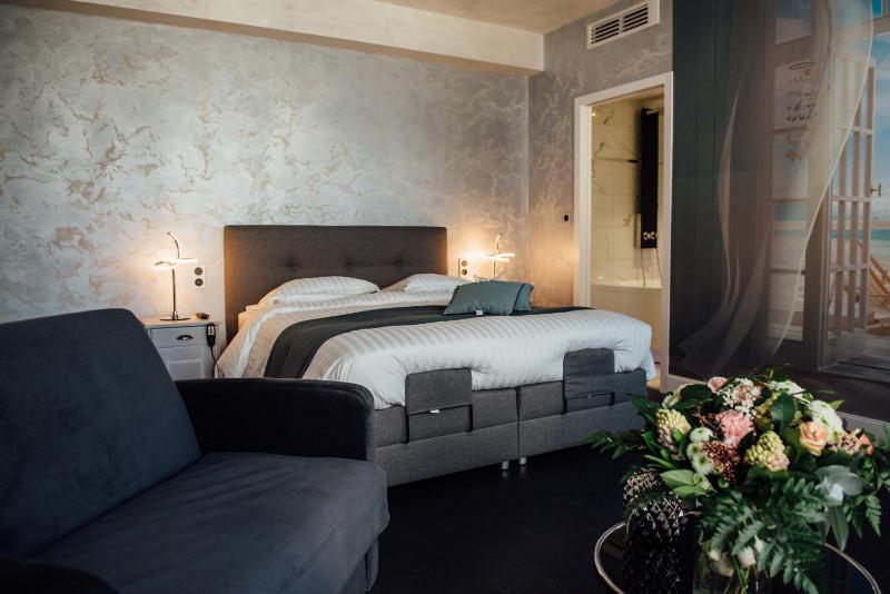 Superior Double Room image 1