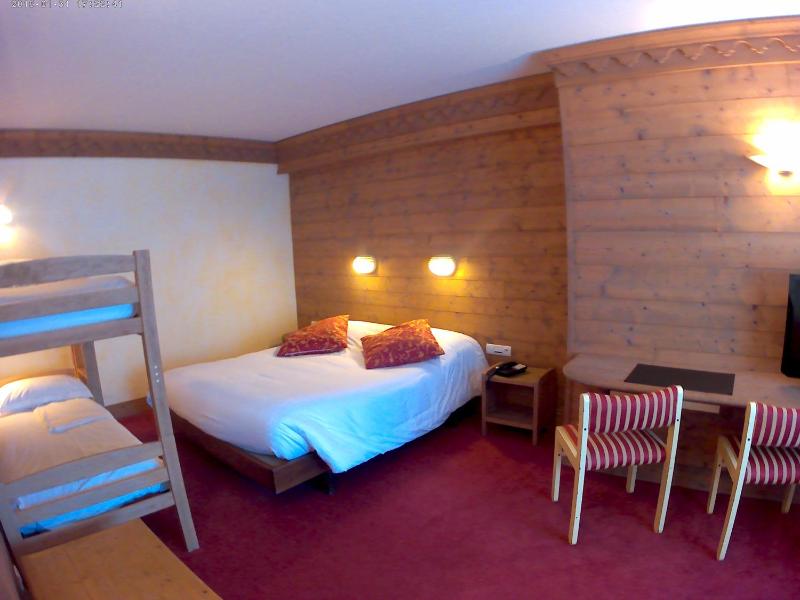 Standard Quadruple Room image 3