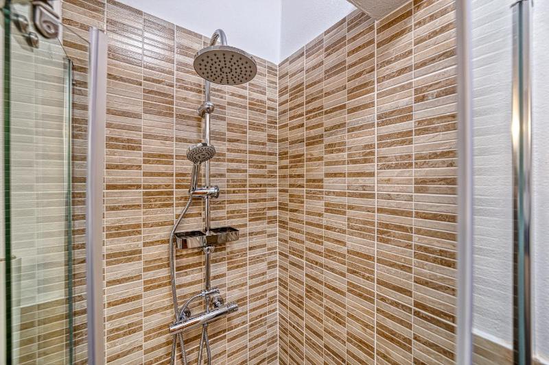 T House - image 19