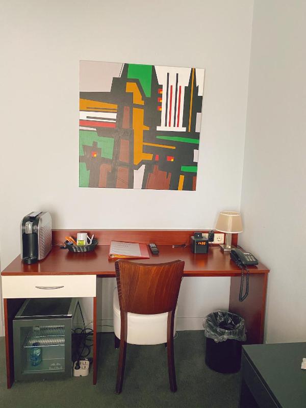 Single Room image 4