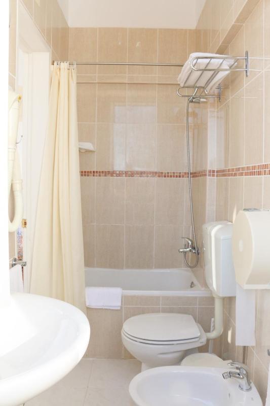 Double Room with Balcony image 2