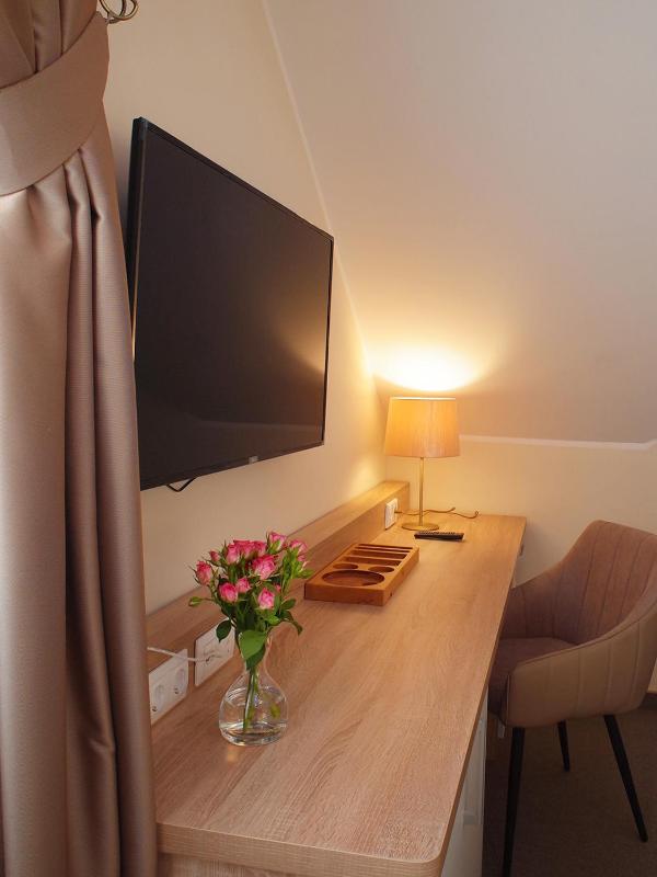 Deluxe Double Room image 2