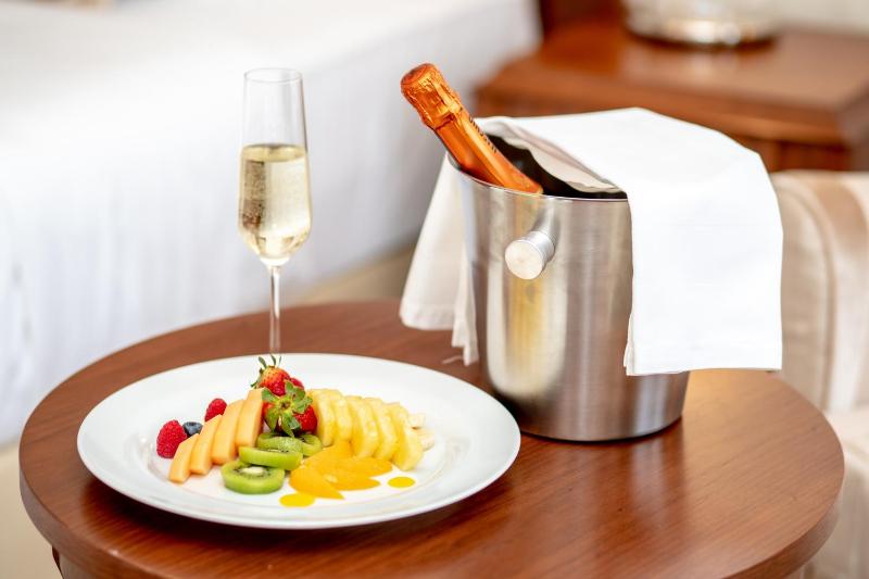 Deluxe Double or Twin Room with Free SPA Access image 2