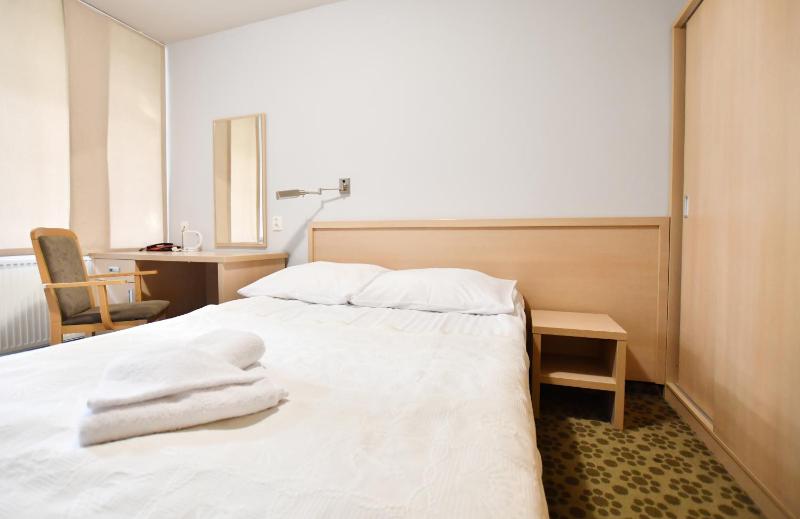 Single Room image 3
