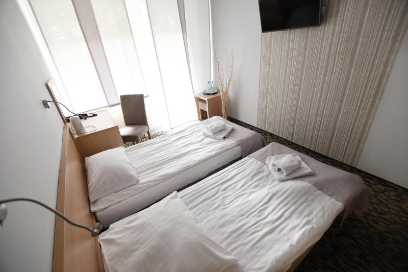 Double or Twin Room image 2
