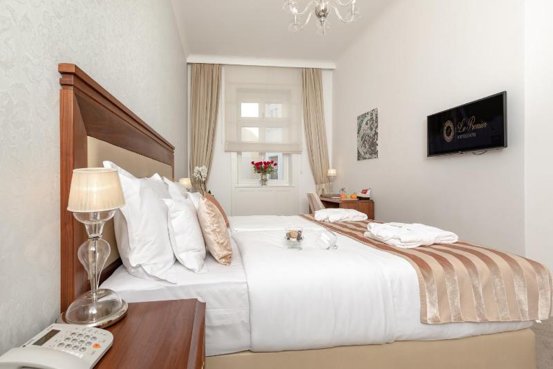 Superior Double or Twin Room with Free Spa Access image 1