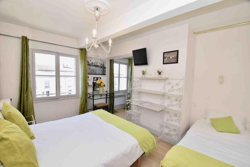 Superior Triple Room image 1
