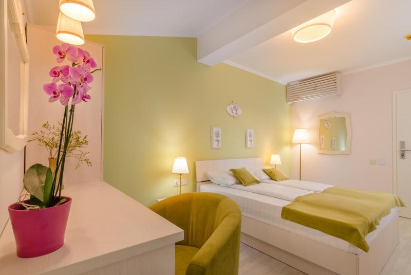 Single Room image 2