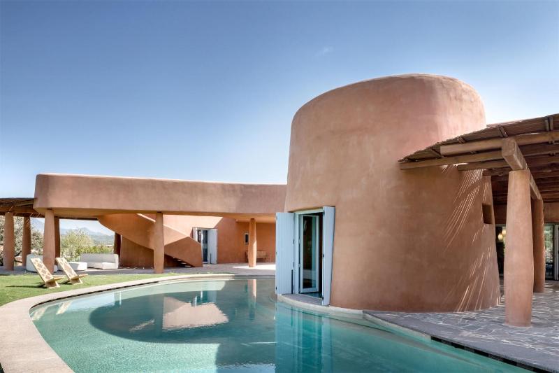 Five-Bedroom Villa with Private Pool image 2