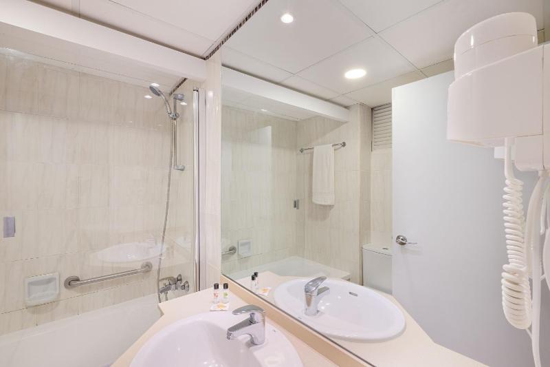 Single Room image 3