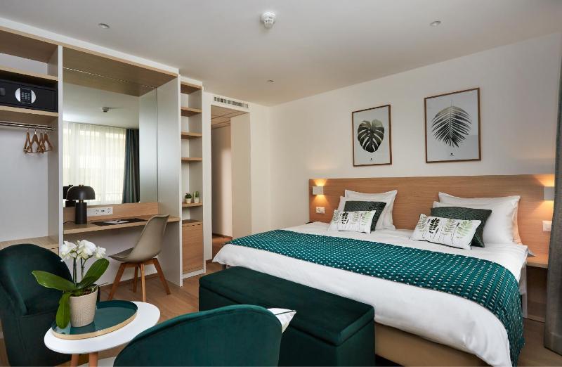 Hotel Suisse - image 11