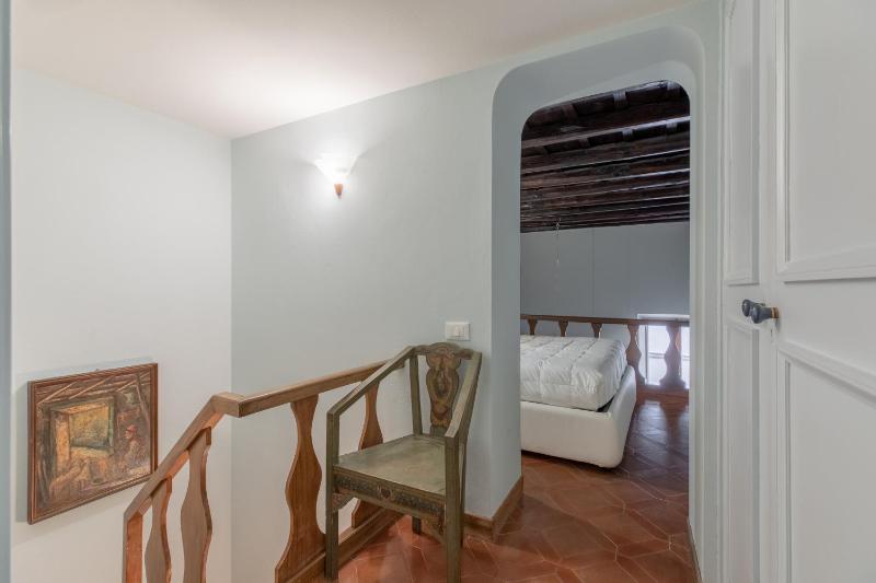 iFlat Pantheon Historic Two-Story Apartment - image 3