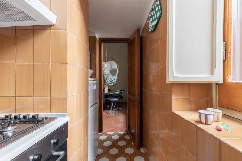iFlat Pantheon Historic Two-Story Apartment - image 4
