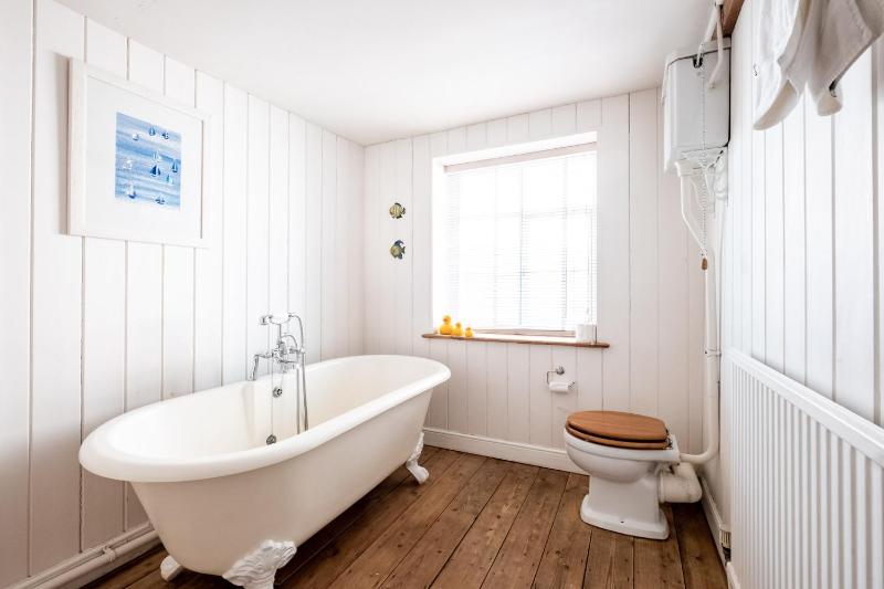 The Old Gordon House - High Street location close to the beach and town amenities - Aldeburgh Coastal Cottages - image 4