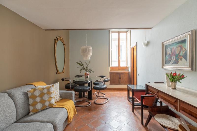 One-Bedroom Apartment image 3