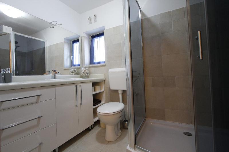 Apartment 1 image 3