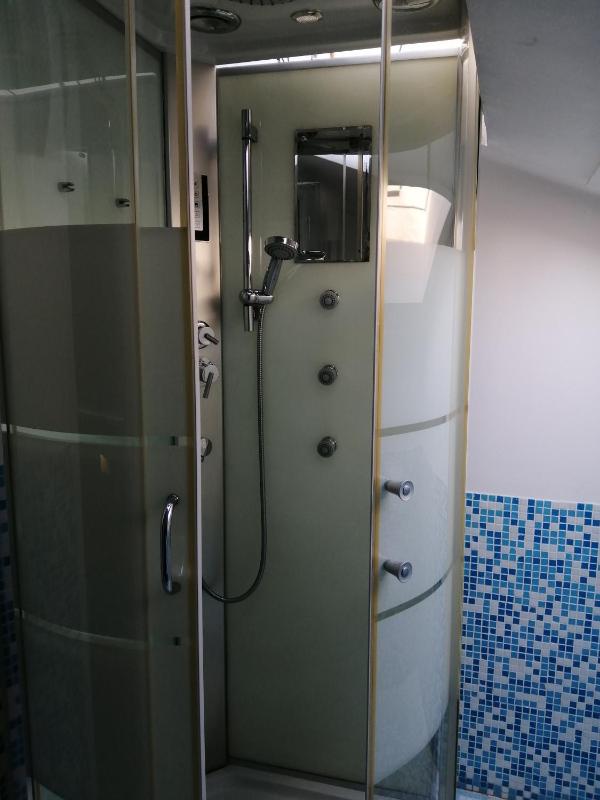 Basic Triple Room image 3