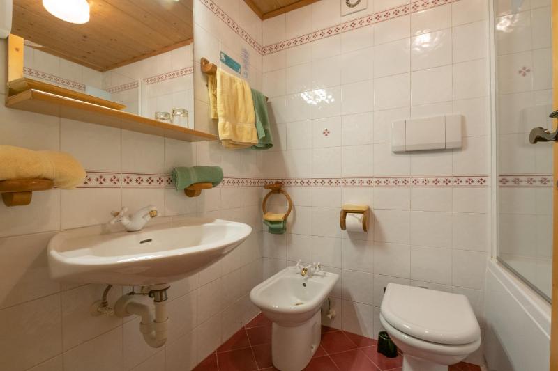 Two-Bedroom Apartment with Mountain View (4 Adults) image 3