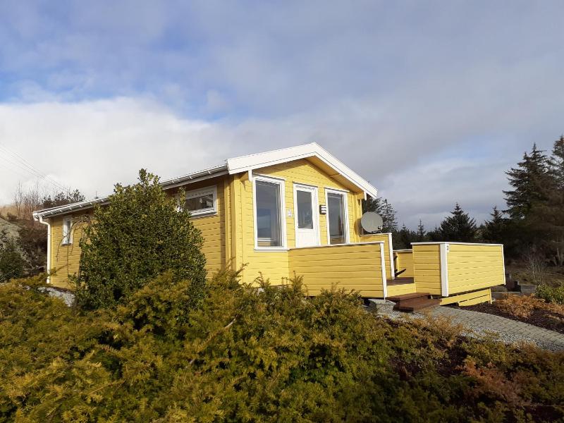 One-Bedroom Cottage image 1