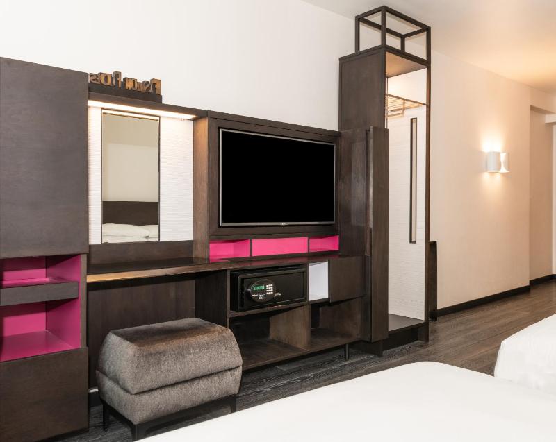 Double Room with Two Double Beds image 3