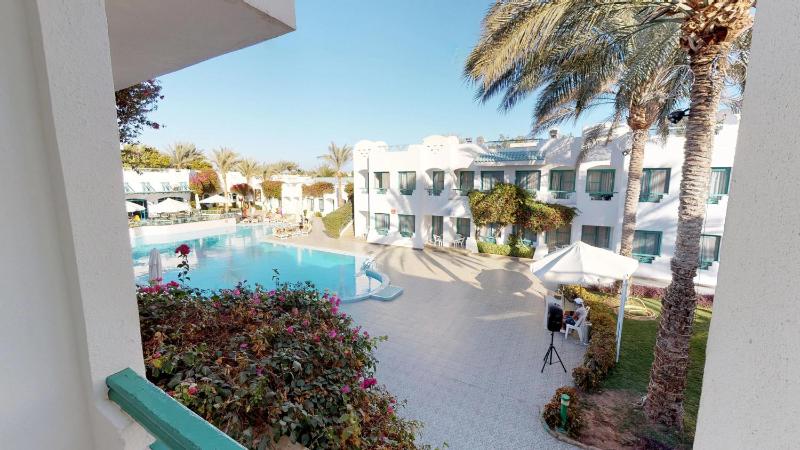 Falcon Hills Hotel - image 20