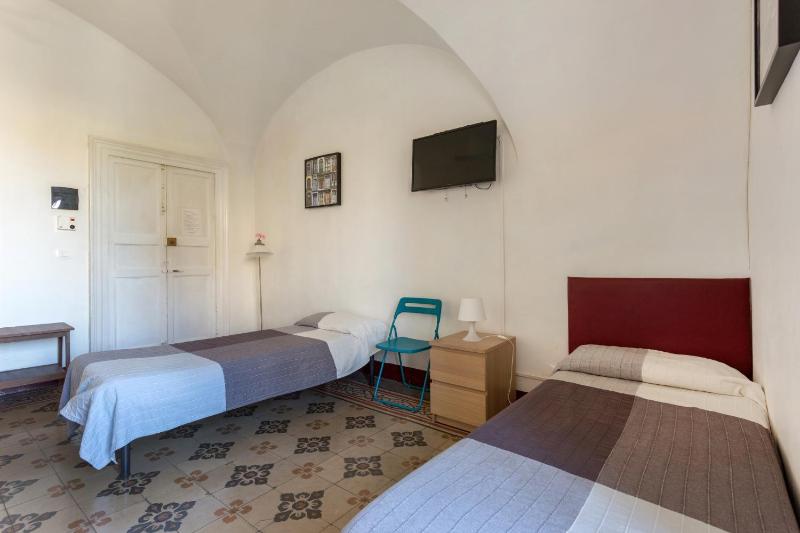 Quadruple Room with Balcony with square View image 4