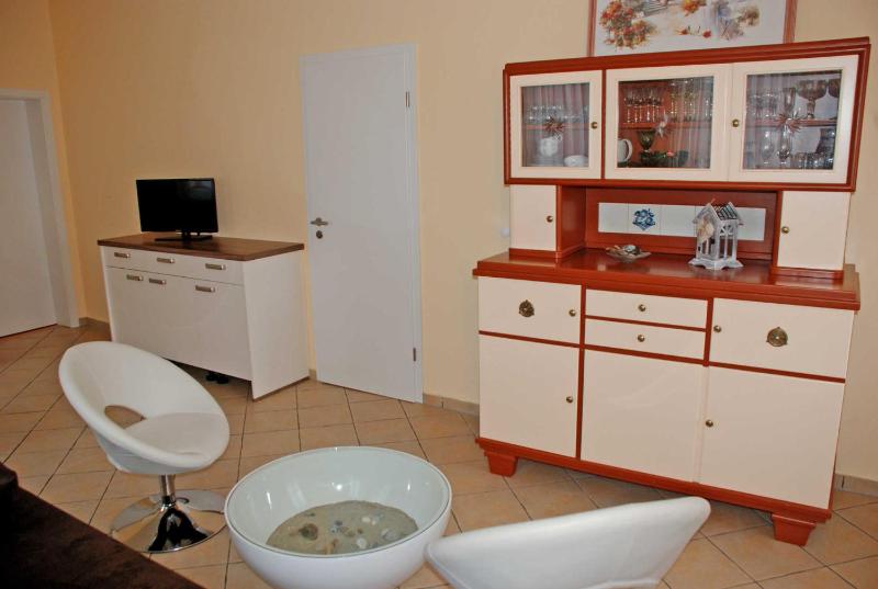 One-Bedroom Apartment image 2