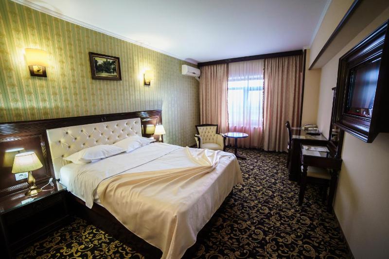 Double Room image 1