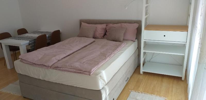 Double Room with Private Bathroom image 2