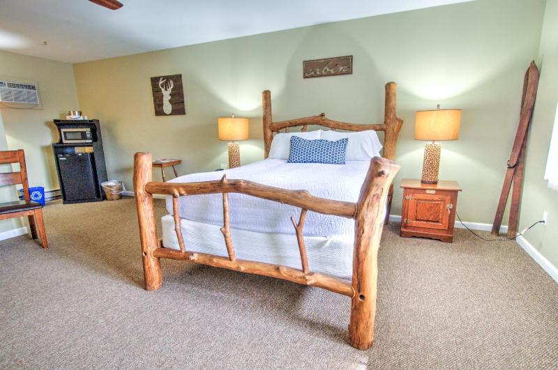 Queen Room image 3