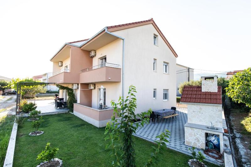 Apartments Kreso - image 1