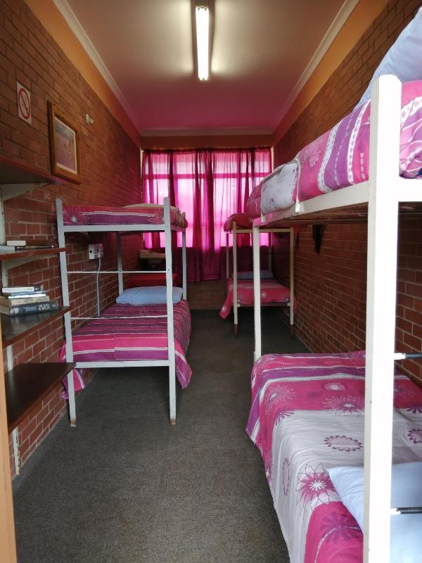Dirkie Uys Backpackers - image 2