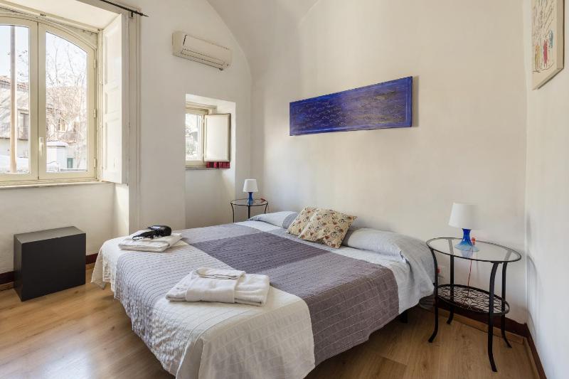 Large Twin Room image 2