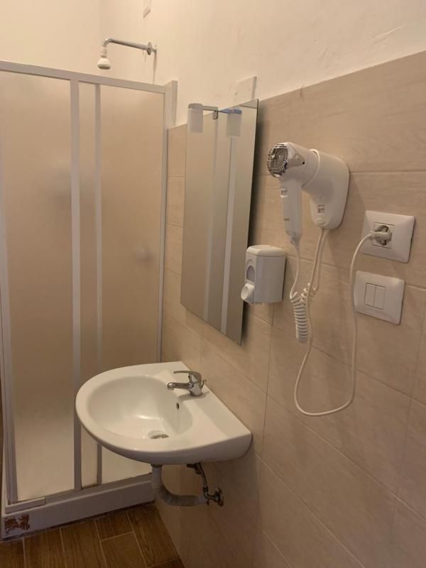 Economy Single Room image 3