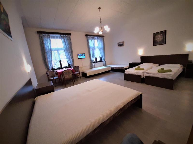 Sextuple Room image 4